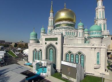 Тысячи мусульман совершат намаз на Курбан-байрам в Москве