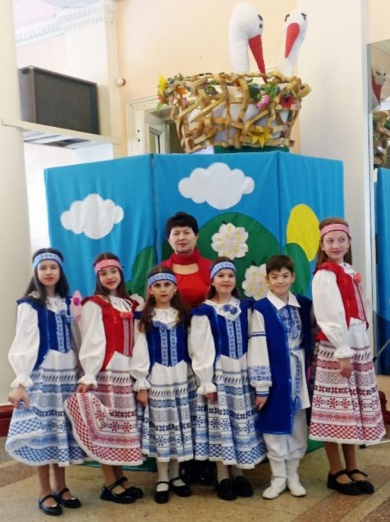 Белорусы Донецка в честь Светлой Пасхи провели конкурсно-развлекательную программу "Скліканне вясны"