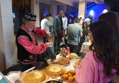 Татарскую кухню и национальный танец представили на этнофестивале «Дружная Москва»