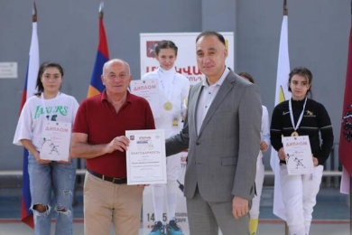 Ереване прошел II ежегодный турнир по фехтованию, приуроченный к 876-летию Москвы 