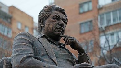 В Москве открыли памятник писателю Чингизу Айтматову