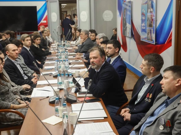 Круглый стол на тему: «Многонациональный народ в защите страны»