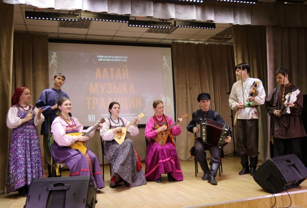В Барнауле состоялся VII краевой конкурс исполнителей на народных инструментах «Алтай. Музыка. Традиции»