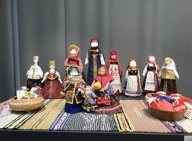 Свыше 100 работ представили на выставке «Кукла в национальном костюме»